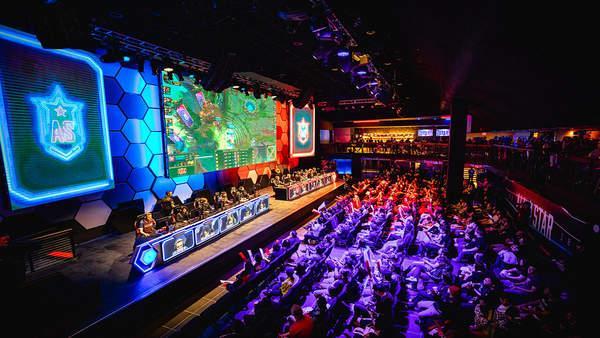 RNG官推发文：“相信我，你无法想象我们下赛季的阵容升级”