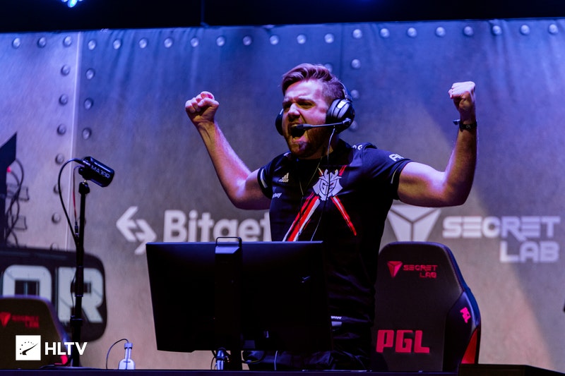 资讯全网寻找对面视角 我很想知道当时他看到了什么